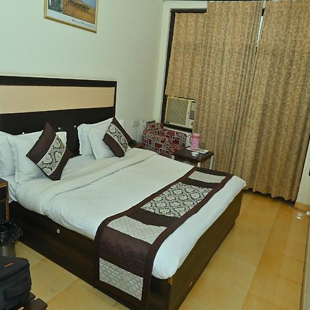 Goyal Plaza Hotel 5 Mint. Waling Distance From Pushkar Lake Exterior photo