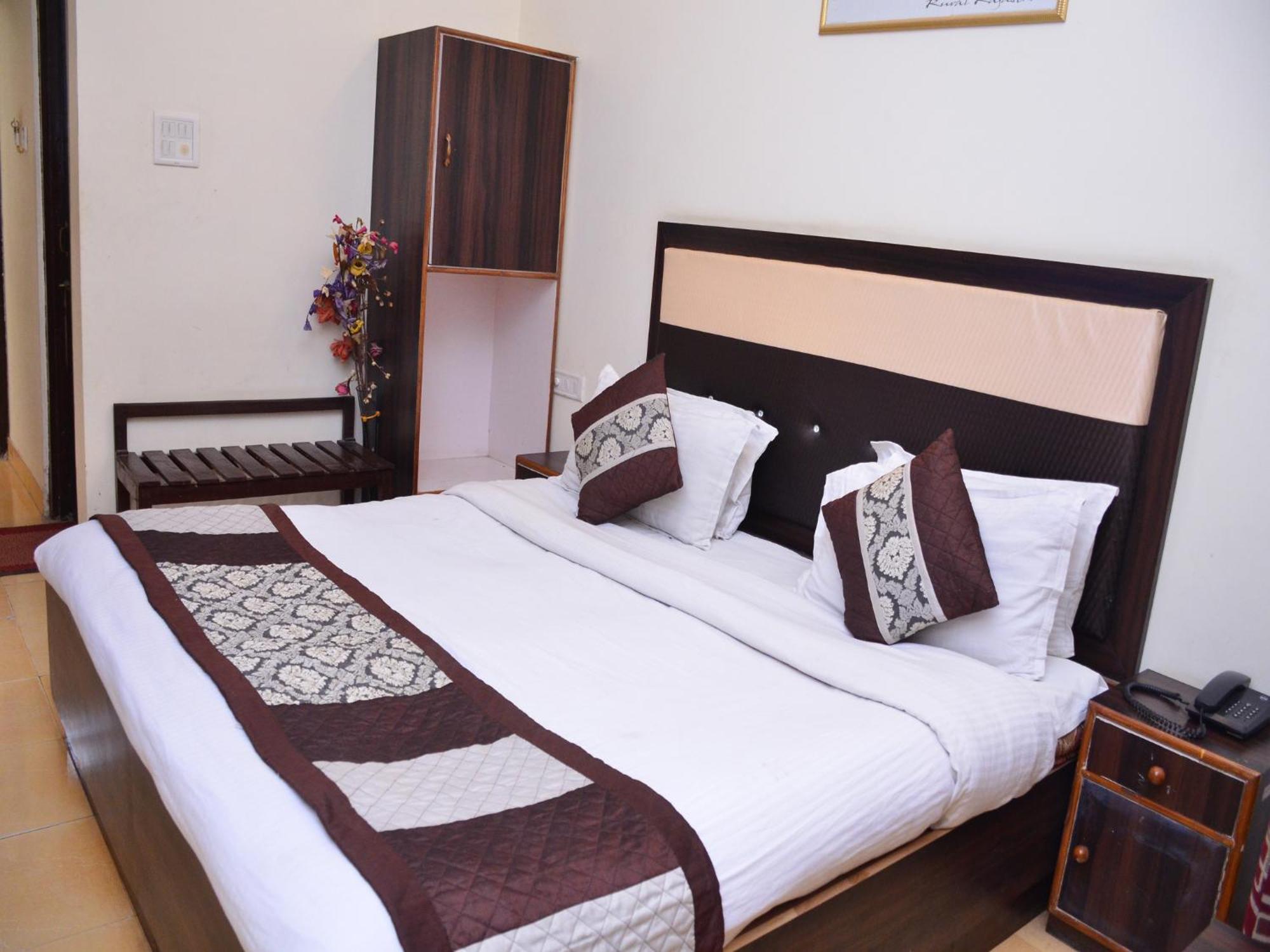 Goyal Plaza Hotel 5 Mint. Waling Distance From Pushkar Lake Exterior photo
